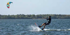 kitesurf saut